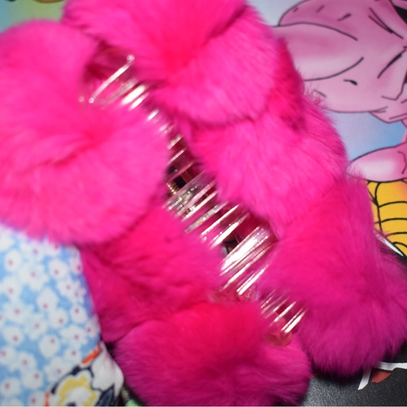 Pink Fluffy Puff Claw Clip - Picture 3 of 5